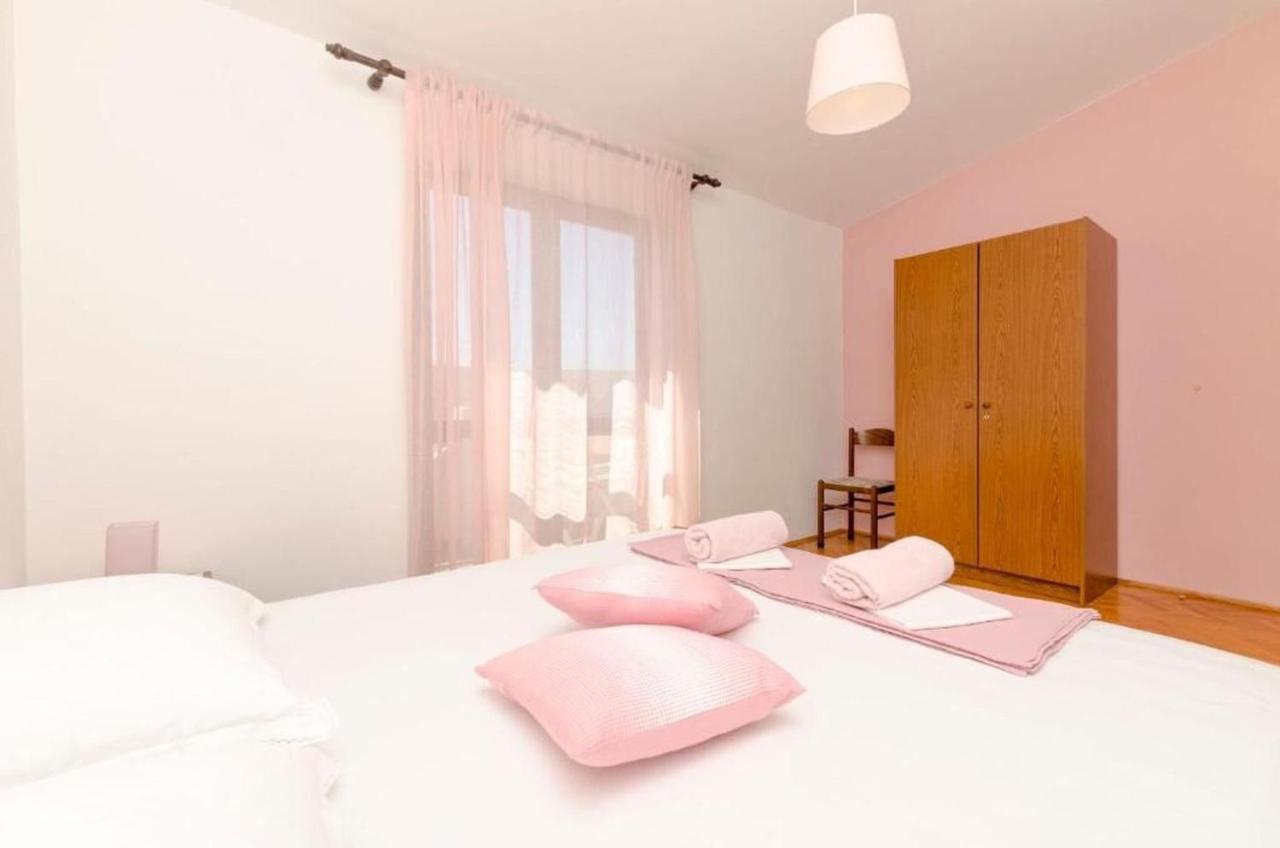 Apartments Spavalo Pag Town Dış mekan fotoğraf